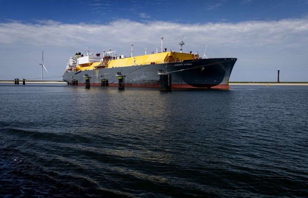 ROTTERDAM - An LNG (liquefied natural gas) tanker in the Princess Arianehaven in the port of Rotterdam. ANP KOEN VAN WEEL netherlands out - belgium out (Photo by Koen van Weel / ANP MAG / ANP via AFP)