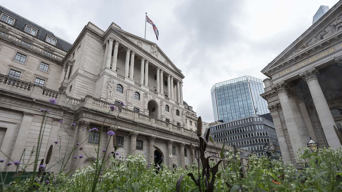 LONDON, UNITED KINGDOM - AUGUST 2: A view of the Bank of England in London, United Kingdom on August 2, 2023. Markets predict that the Bank of England will raise the policy rate from 5 percent to 5.25 percent at its meeting on Thursday, raising it to the highest level in the last 15 years. Rasid Necati Aslim / Anadolu Agency (Photo by Rasid Necati Aslim / ANADOLU AGENCY / Anadolu Agency via AFP)