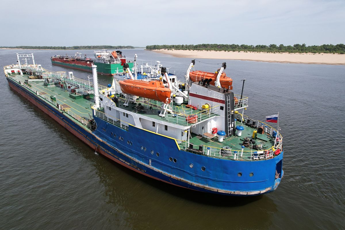 Marine,Tankers,On,The,Roads,Of,The,Volga,River,Transport
Marine tankers on the roads of the Volga river transport oil products to Europe. Cargo transportation of oil products. Russia