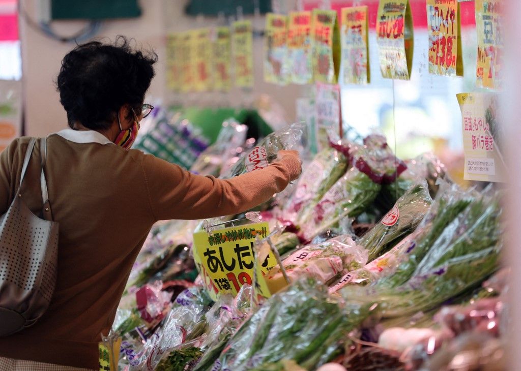 Supermarket in TokyoA customer buys foods and others at a super market, Akidai, in Nerima Wars, Tokyo on June 15, 2022. ( The Yomiuri Shimbun ) (Photo by Ryo Aoki / Yomiuri / The Yomiuri Shimbun via AFP)