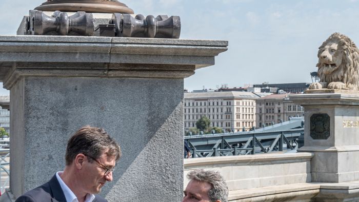 KARÁCSONY Gergely; FAZEKAS János