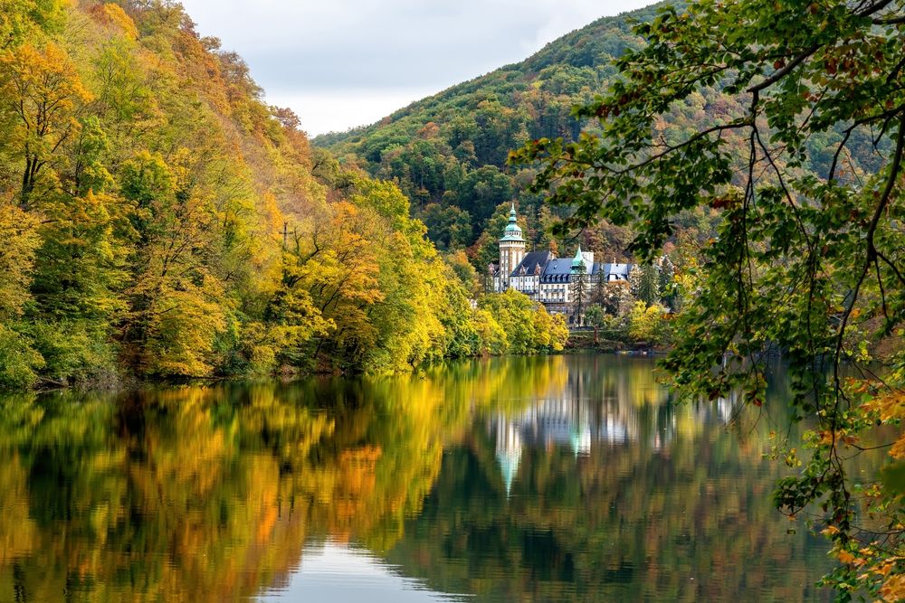 Hungarian,Trail,Tour,Autumn,Season,At,Hámori,Lake,In,Miskolc