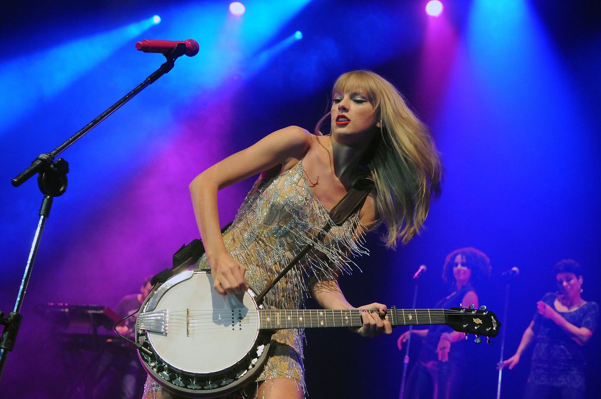 Rio,De,Janeiro,,December,8,,2009.,Singer,Taylor,Swift,During
Rio de Janeiro, December 8, 2009.
