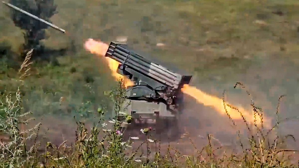 Civil áldozatokkal járó rakétatámadás ért egy ukrán falut