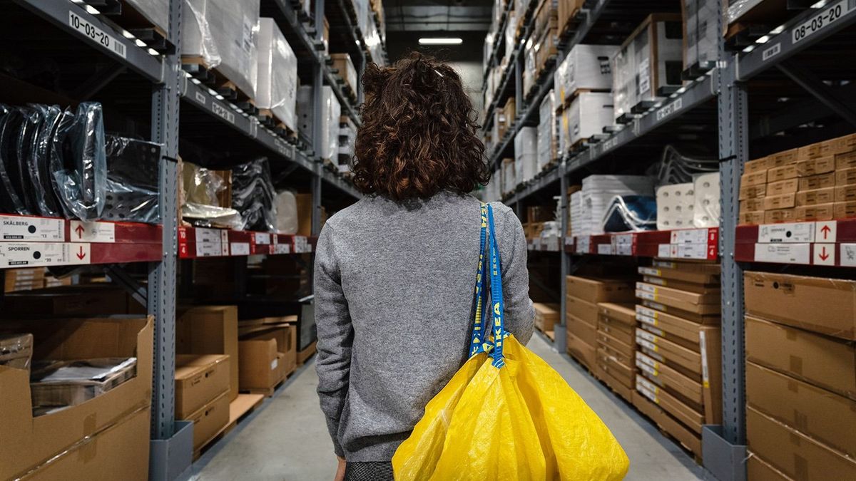 Bologna,,Italy,-,November,,2019:,Woman,Inside,Ikea,Warehouse.,Ikea