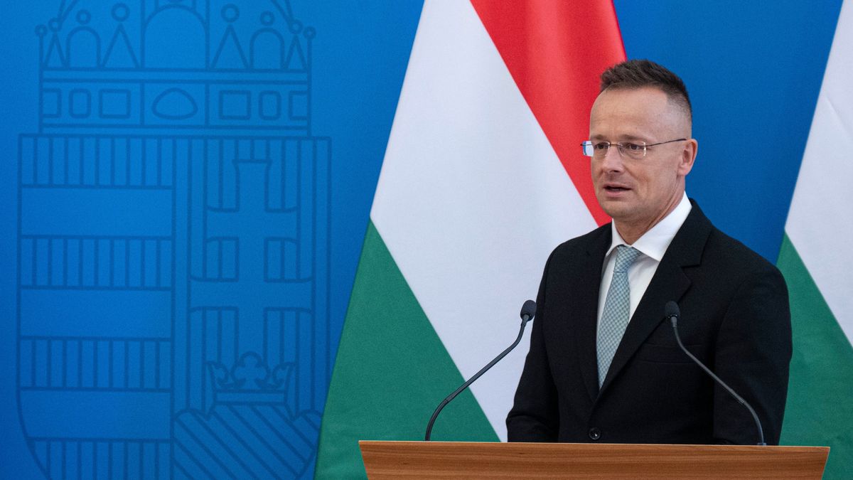 Szijjártó Péter: az autóipar változása átalakítja Európa gazdaságát