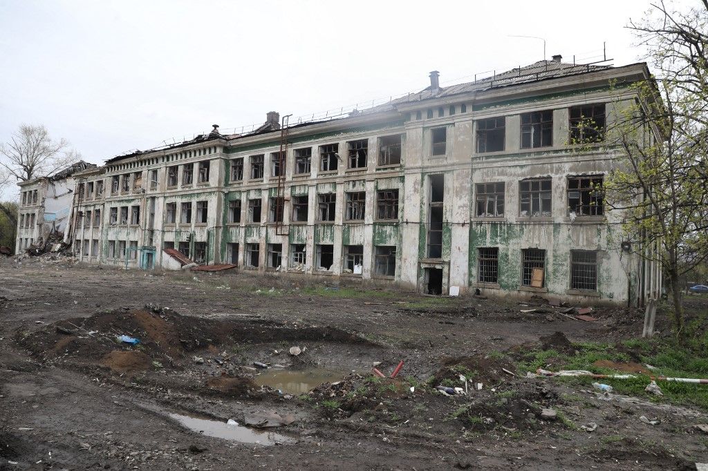 Russians strike Kostiantynivka school