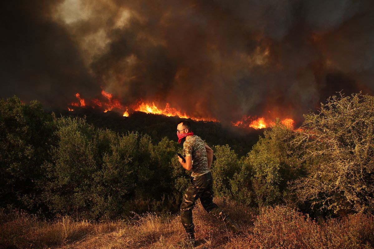 Wildfire around Maritsa prompts evacuations in Greece