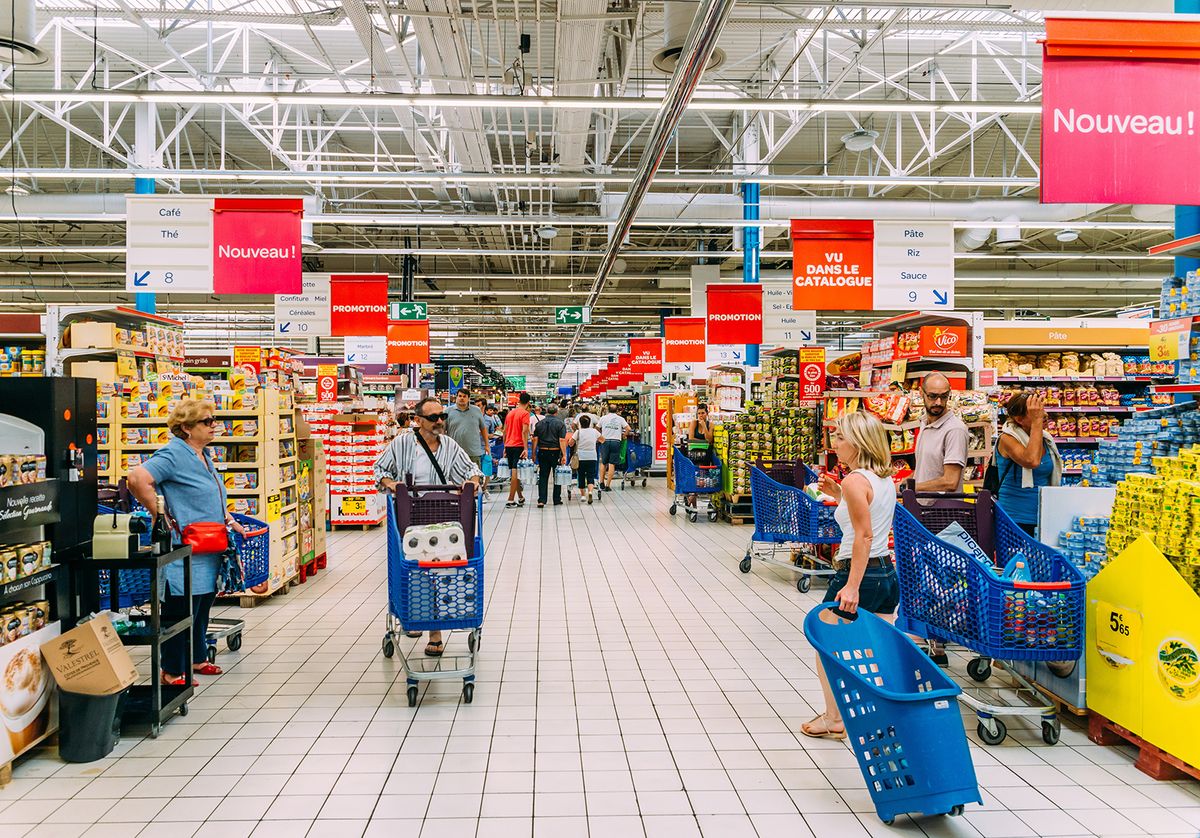 Juan,Les,Pins,,France,-,August,27,,2017:,Shoppers,In
Juan les Pins, France - August 27, 2017: Shoppers in a Carrefour supermarket, one of the largest supermarket chains in France