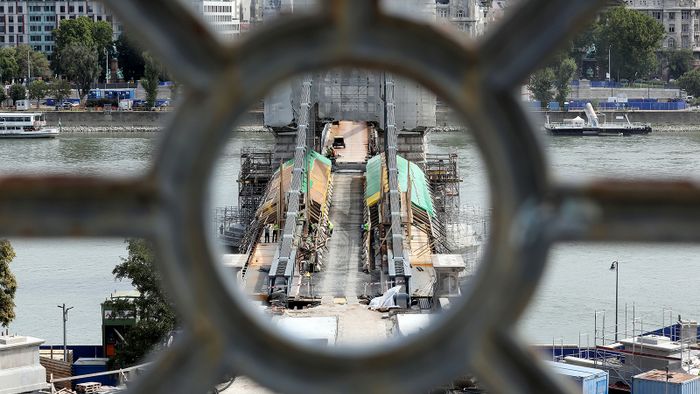 20220902 Budapest Lánchíd Felújítás Fotó: Kallus György  LUS  Világgazdaság  VG  20220902 Budapest 
Lánchíd 
Felújítás 
Fotó: Kallus György  LUS  Világgazdaság  VG 
