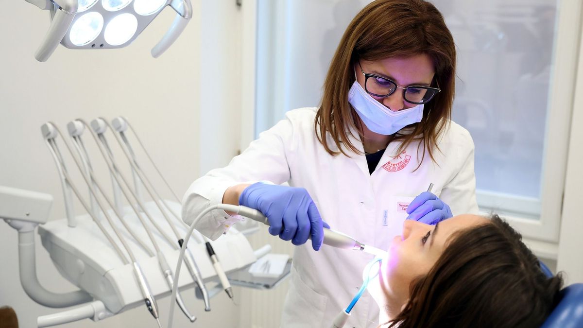Trójai falóval és ezüsttel gyógyítaná a fogágyakat a Semmelweis Egyetem
