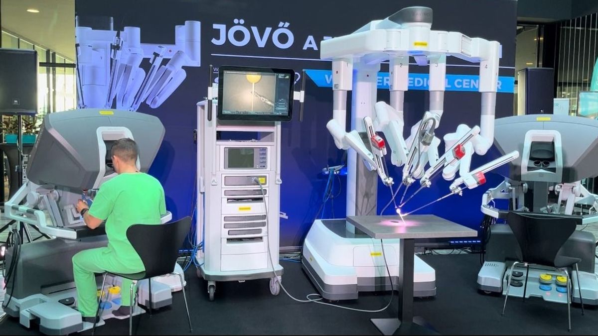 Munkába állt az első robot a magyar magánegészségügyben