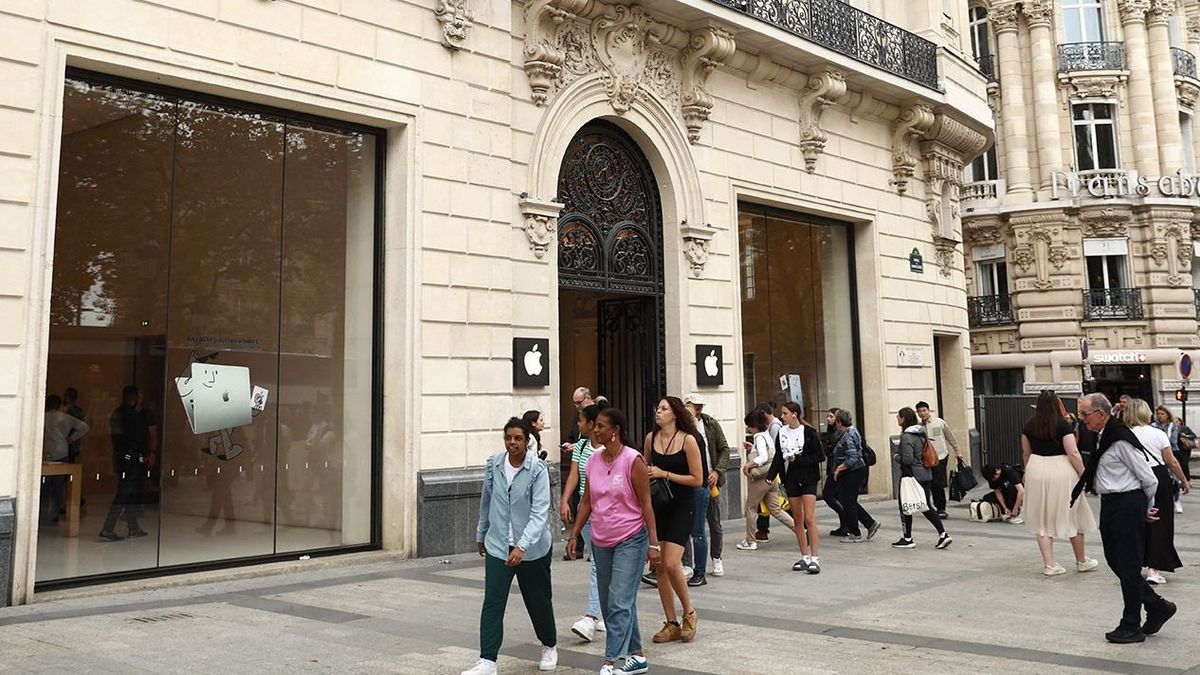 Az iPhone 15 bevezetésének napjára időzítették sztrájkjukat az Apple-boltok dolgozói