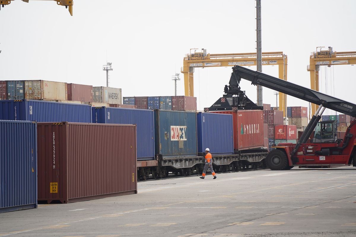 Khorgos,,Kazakhstan,-,09.22.2022,:,Unloading,Of,Cargo,Containers,In