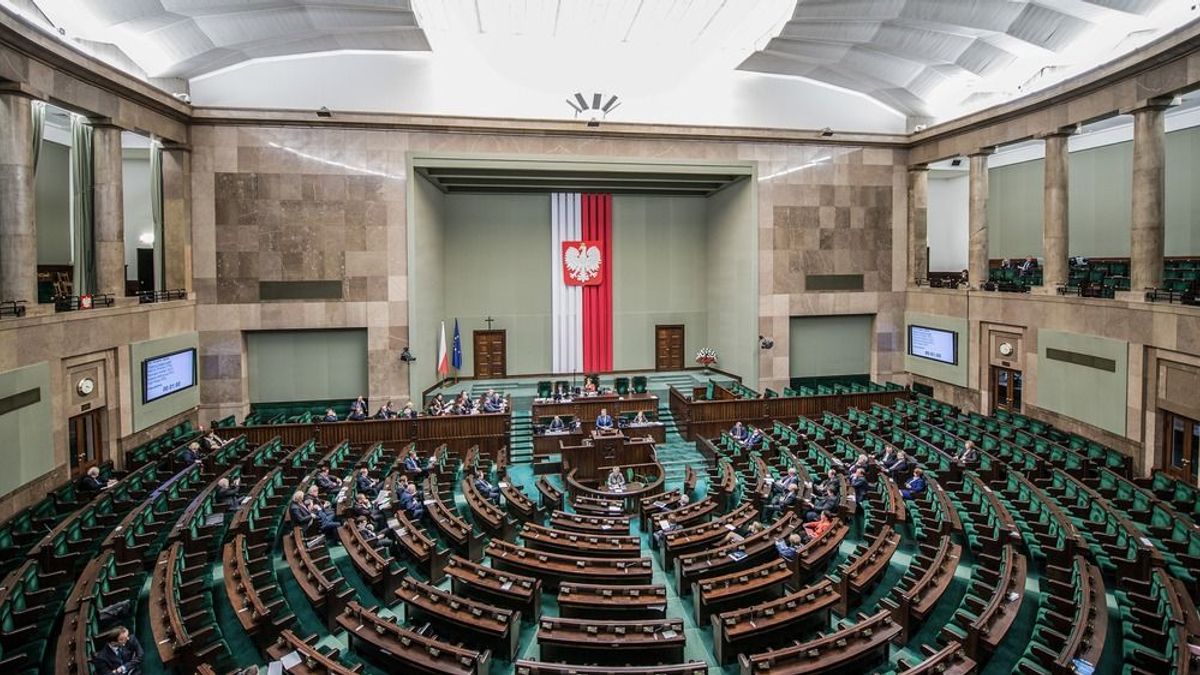 Morawieckiék a legnépszerűbbek Lengyelországban hetekkel a választások előtt