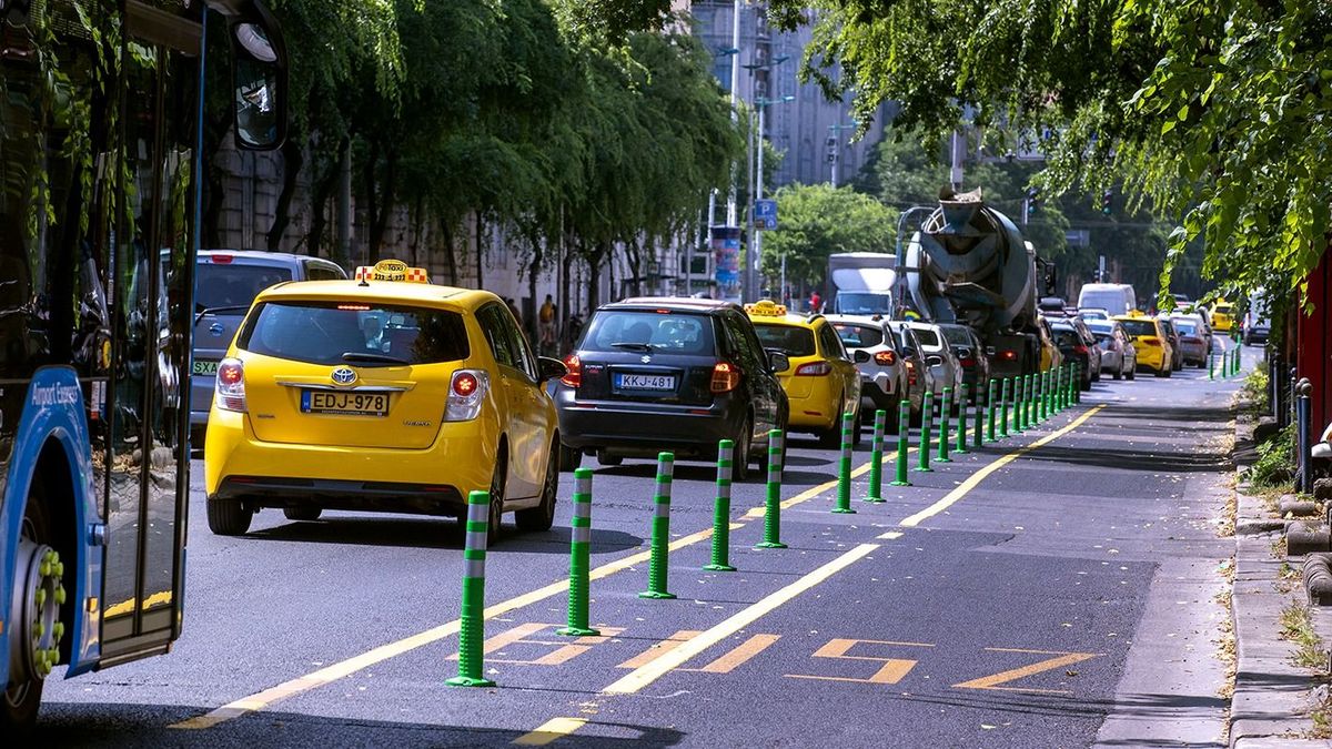 Retteghetnek a budapestiek: a Nagykörúton is jöhet a védett kerékpársáv – de kutyavécére és randiórára a Blahán is van esély