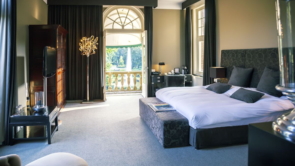 Luxury,Bedroom,In,Hotel