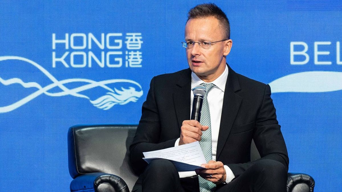 Szijjártó: több százezer munkahely a tét