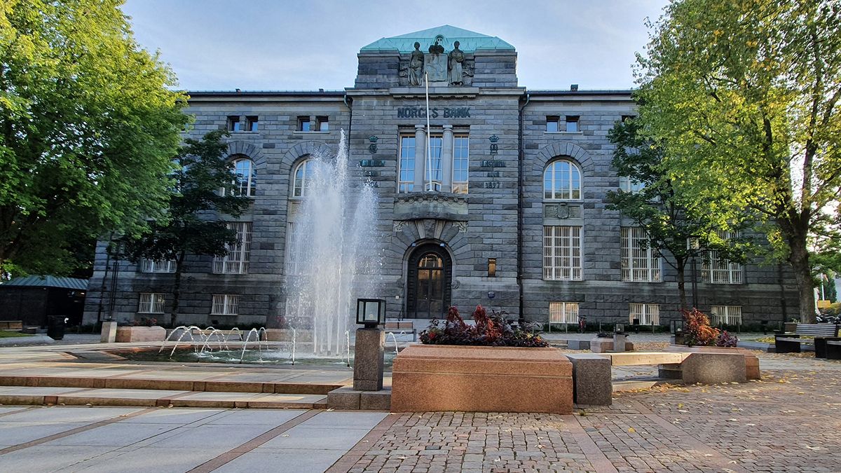 Oslo,,Norway,-,August,26,,2020:,The,Old,Central,BankOslo, Norway - August 26, 2020: The old central bank of Norway during summer which used as a national art gallery today.