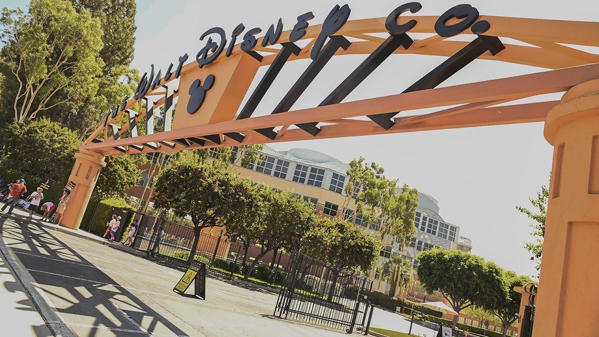 Valóra válik-e a Disney-mese, eljön-e a cégért az Apple fehér lovon?