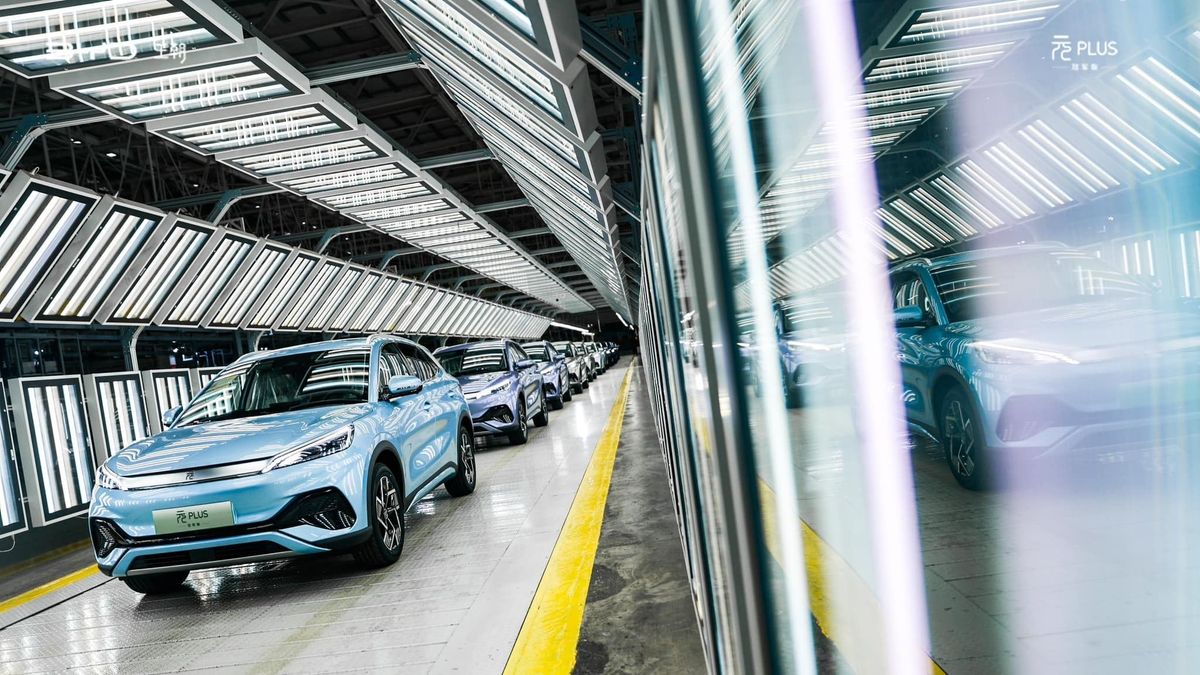 A thaiföldi kormányfő is keresi Elon Musk kegyeit