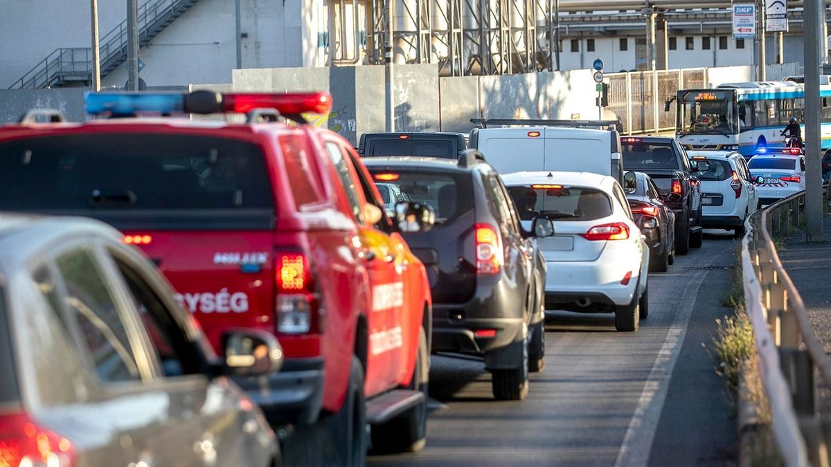 Megállíthatatlanul nő a Magyarországon forgalomba helyezett autók száma