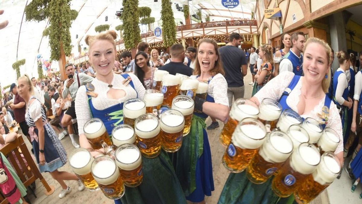 Nagyot drágult a sör, mégis hatalmas a tolongás az Oktoberfesten