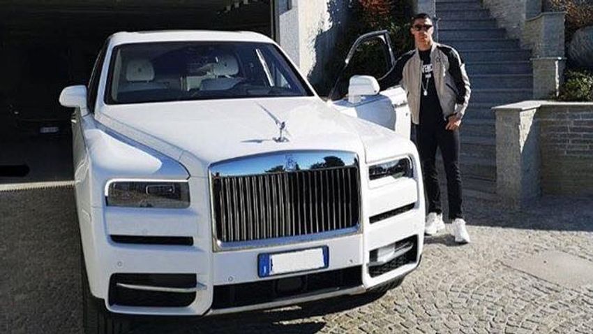 Kegyetlen nagy luxusban él Cristiano Ronaldo