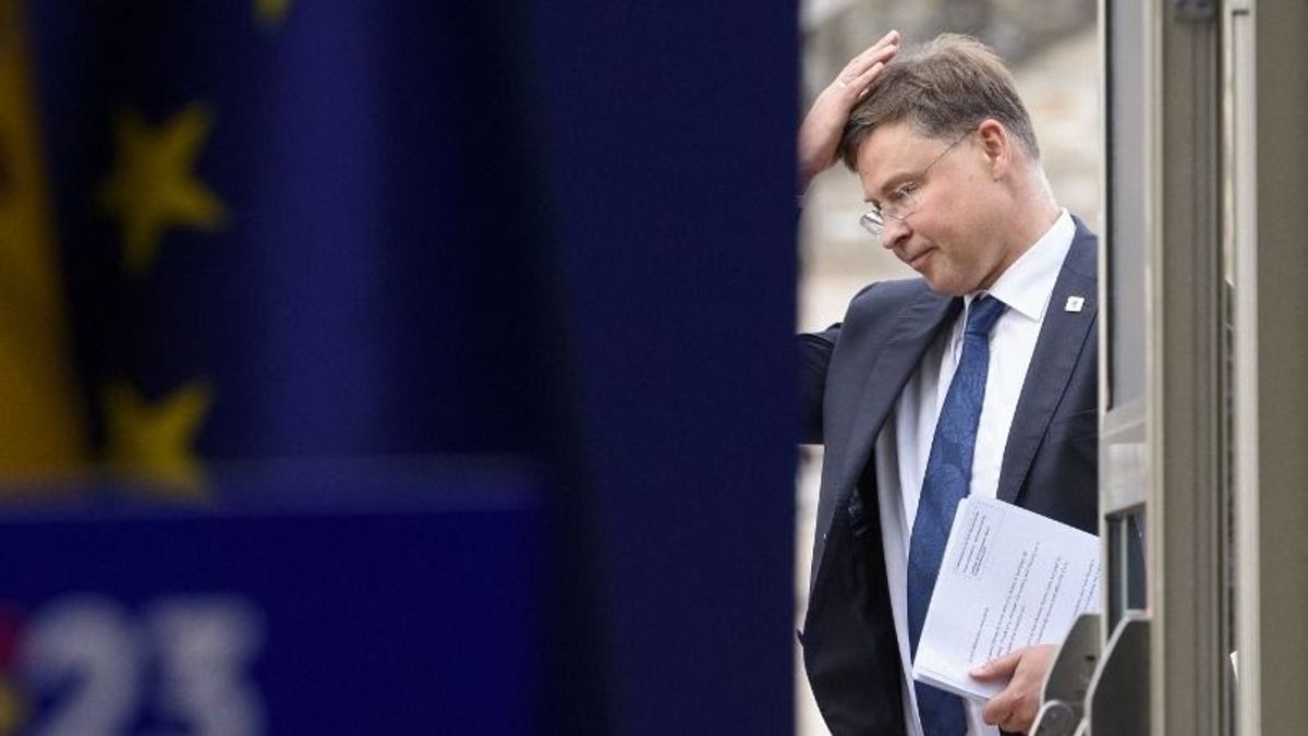 Dombrovskis: az EU nem akar szakítani Kínával, csak érdekeit védi