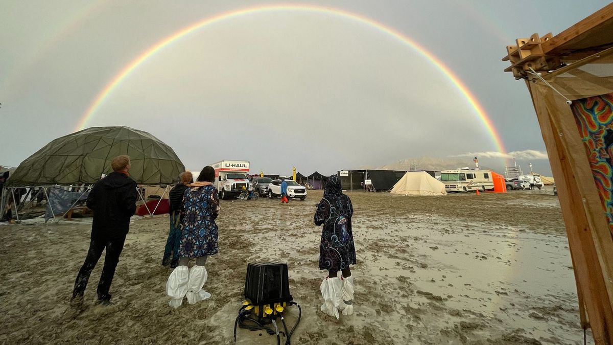 Halálos áldozata is van a Burning Man fesztivált elárasztó esőnek