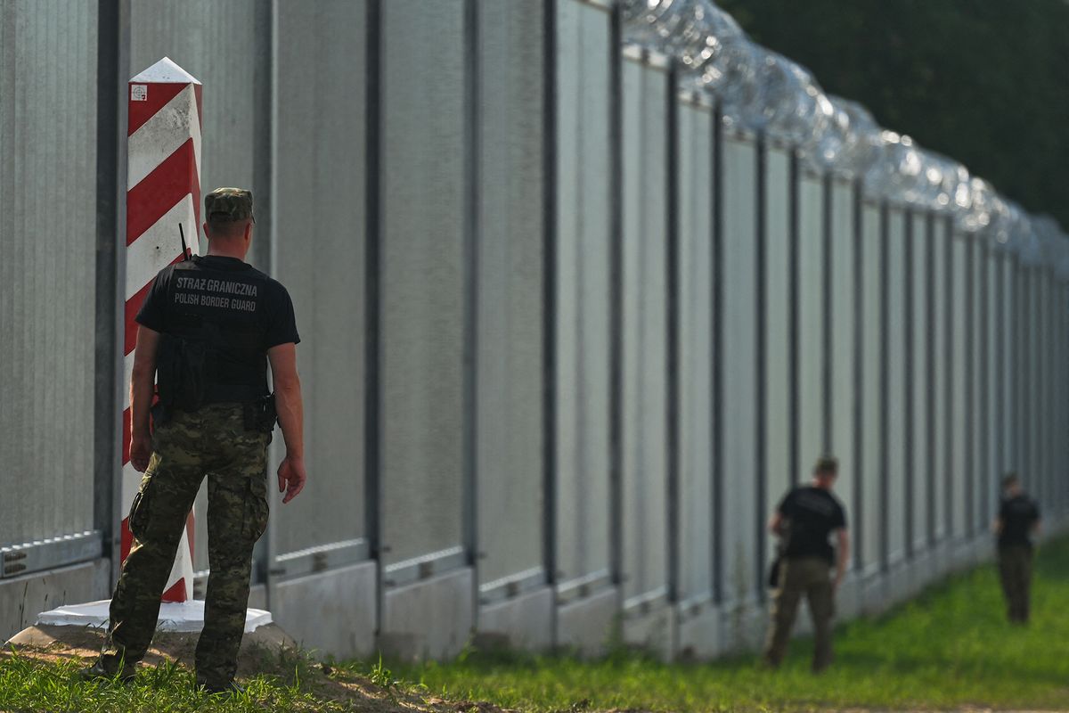 Poland Completes Belarus Border Wall