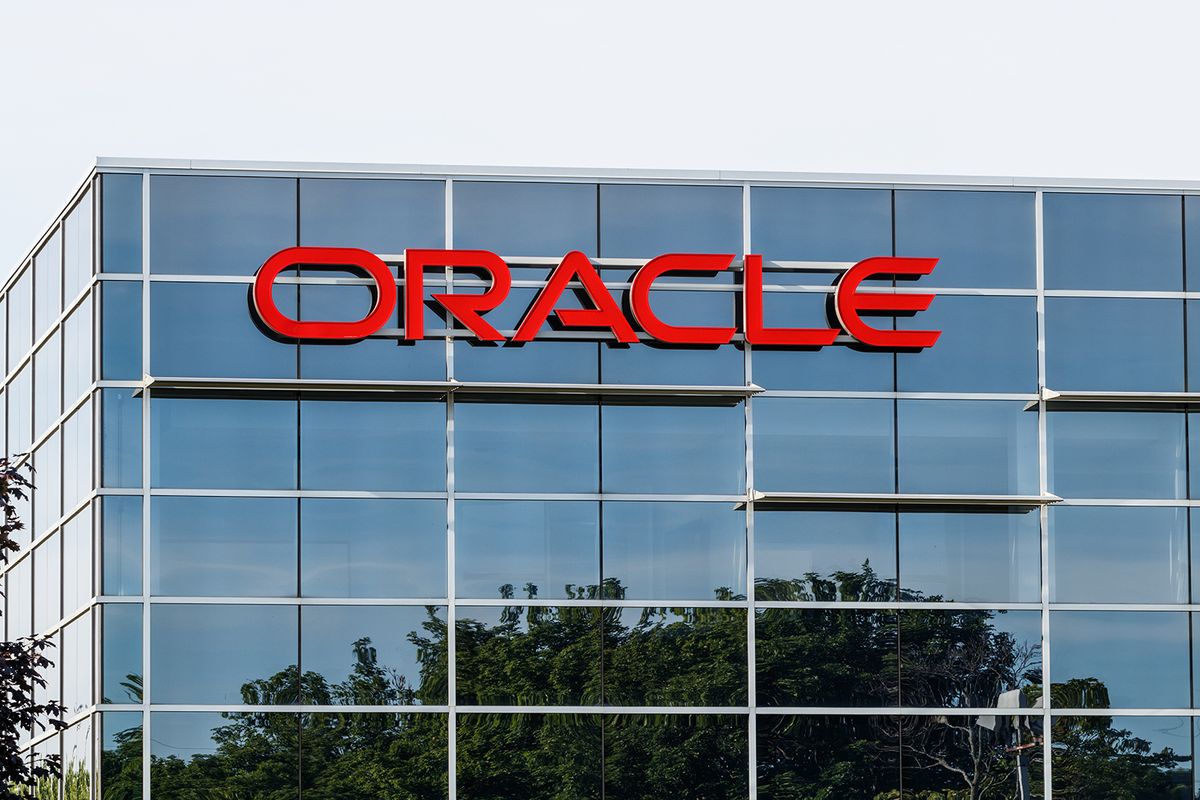 Deerfield,-,Circa,June,2019:,Oracle,Corporation,Location.,Oracle,OffersDeerfield - Circa June 2019: Oracle Corporation location. Oracle offers technology and cloud based solutions II