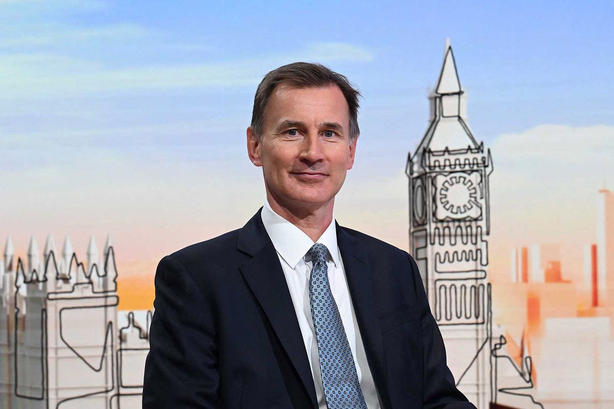 A handout picture released by the BBC, taken and received on September 3, 2023, shows Britain's Chancellor of the Exchequer Jeremy Hunt appearing on the BBC's "Sunday Morning" political television show in London with journalist Laura Kuenssberg. (Photo by Jeff OVERS / BBC / AFP) / RESTRICTED TO EDITORIAL USE - MANDATORY CREDIT " AFP PHOTO / JEFF OVERS-BBC " - NO MARKETING NO ADVERTISING CAMPAIGNS - DISTRIBUTED AS A SERVICE TO CLIENTS TO REPORT ON THE BBC PROGRAMME OR EVENT SPECIFIED IN THE CAPTION - NO ARCHIVE - NO USE AFTER **ISSUE DATE + 21 DAYS** /