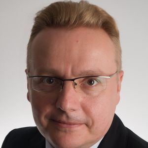 Fekete Csongor, HolistiCRM Kft., managing director