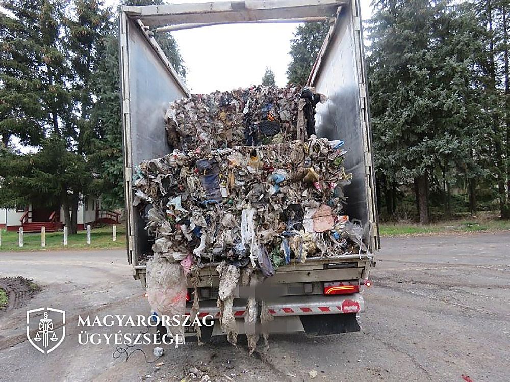 Magyarország Ügyészsége
Több mint 71 tonna hulladékot hozatott külföldről a Somogy Vármegyei Főügyészség sajtóközleménye. Kaposvári Járási Ügyészség, 