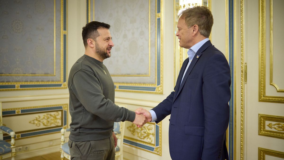 Kijevben járt a brit hadügyminiszter 