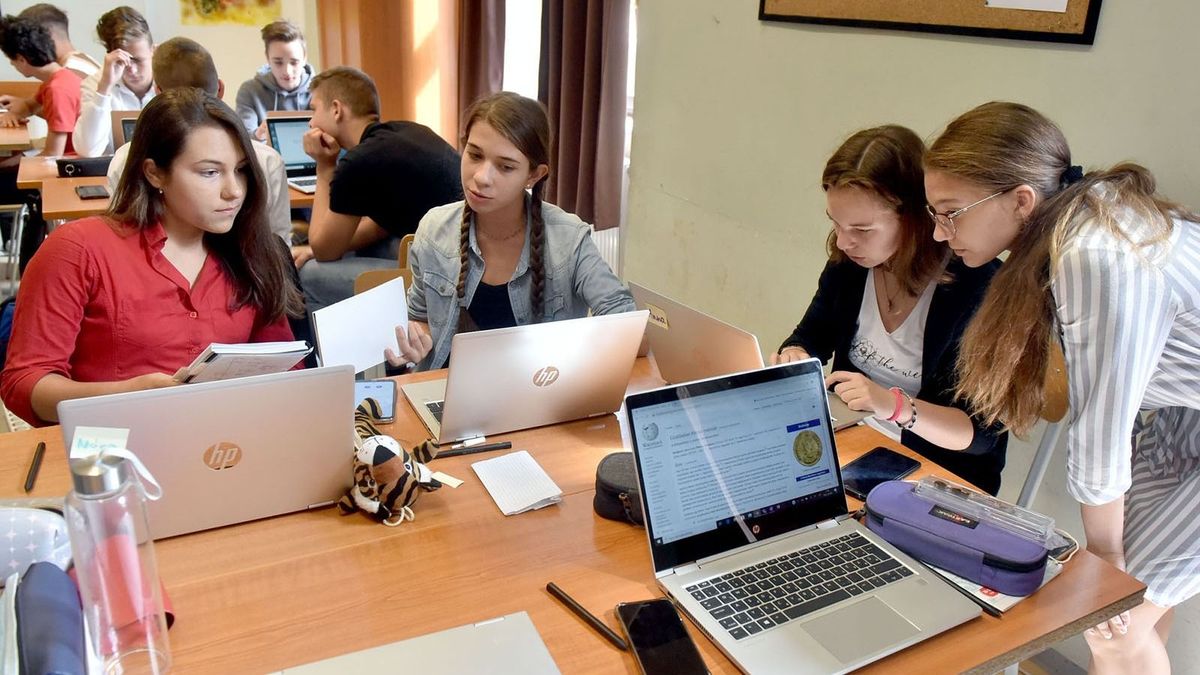 Feleződik a távhő ára az intézményeknek