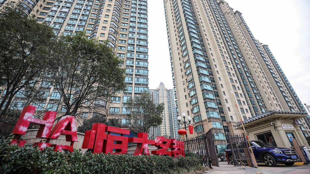 The Evergrande Mingdu residential complex, owned by Evergrande Group, is seen in Huai 'an, Jiangsu province, China, December 3, 2022. On the evening of July 17, 2023, China Evergrande Group's financial report showed that Evergrande had a two-year loss of more than 812 billion yuan and total liabilities of more than 2.4 trillion yuan. (Photo by Costfoto/NurPhoto) (Photo by CFOTO / NurPhoto / NurPhoto via AFP)