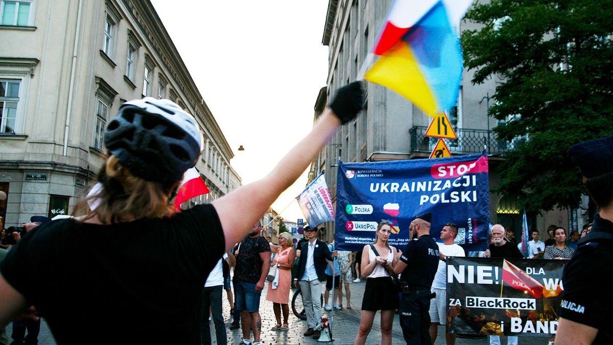 Ukránok tízezrei hagyhatják ott Lengyelországot a megszorítások miatt