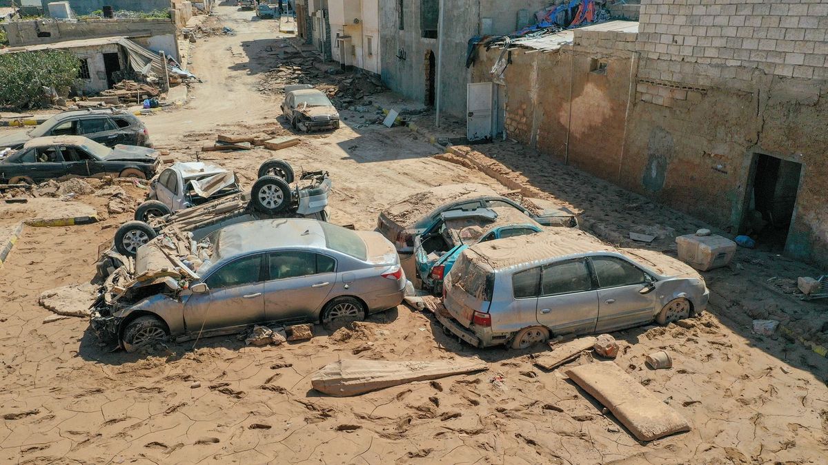 Tömeges tüntetések alakultak ki Líbiában a dernai árvíz miatt