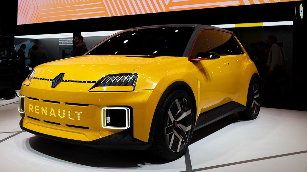 Vásárlóit tíz új modellel, részvényeseit osztalékesővel deríti jókedvre a Renault