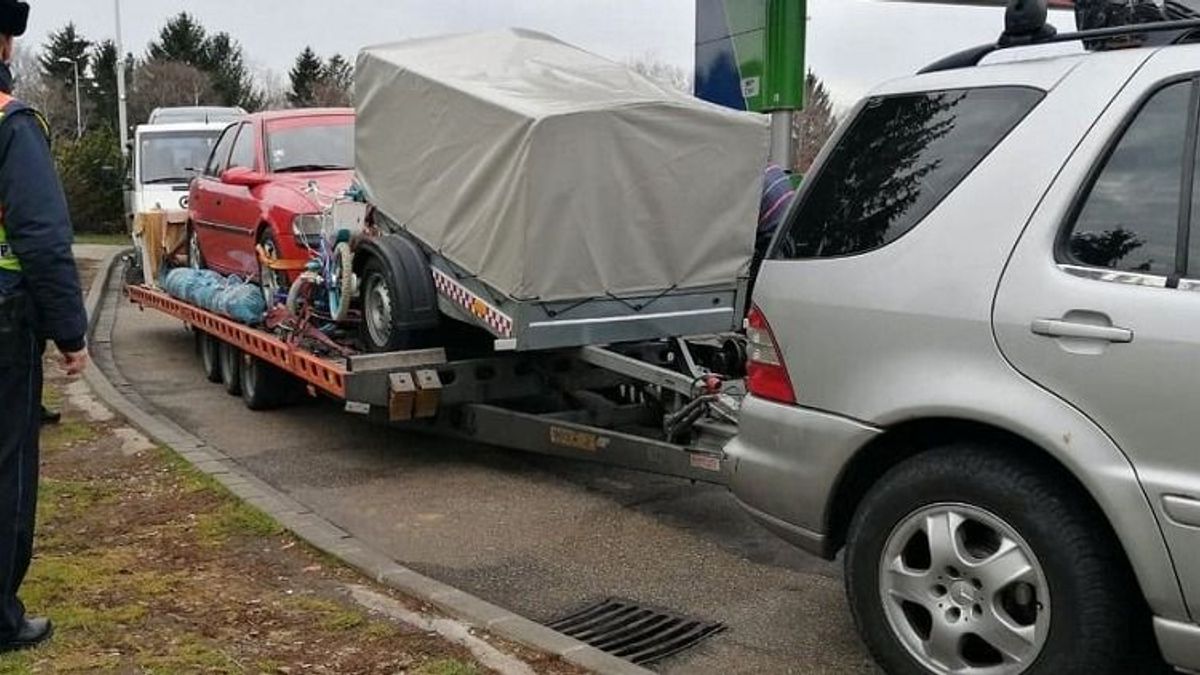 Panaszkodnak a román horrorkaravánok sofőrjei: szerintük kekeckednek velük a magyar rendőrök a határon