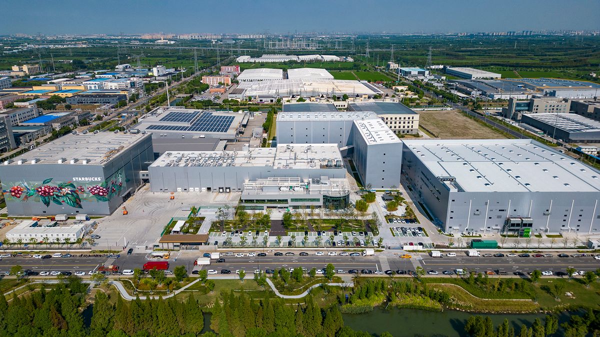 Megnyitotta a kávé színpompás templomát Sanghaj közelében a hódító Starbucks