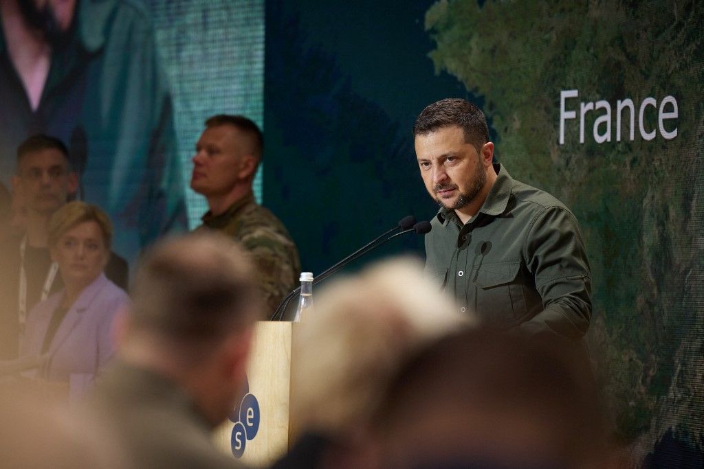 This handout photograph taken and released by the Ukrainian Presidential press service on September 8, 2023, shows President of Ukraine Volodymyr Zelensky speaking during the 18th meeting of the Yalta European Strategy "The Future is Decided in Ukraine" in Kyiv. (Photo by Handout / UKRAINIAN PRESIDENTIAL PRESS SERVICE / AFP) / RESTRICTED TO EDITORIAL USE - MANDATORY CREDIT "AFP PHOTO / Ukrainian Presidential press service " - NO MARKETING NO ADVERTISING CAMPAIGNS - DISTRIBUTED AS A SERVICE TO CLIENTS