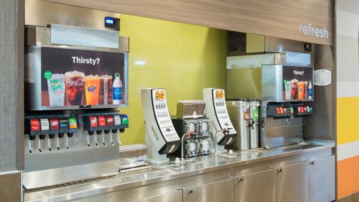 A McDonald's döntött: búcsút lehet inteni az önkiszolgáló italautomatáknak az egyik legnagyobb piacon