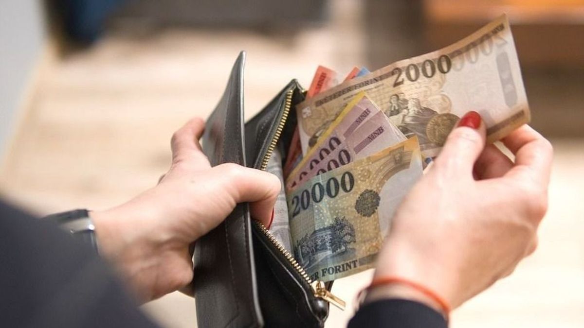 Forint: a zloty rángatja, Matolcsy és Varga nyugtat, jön az inflációs adat