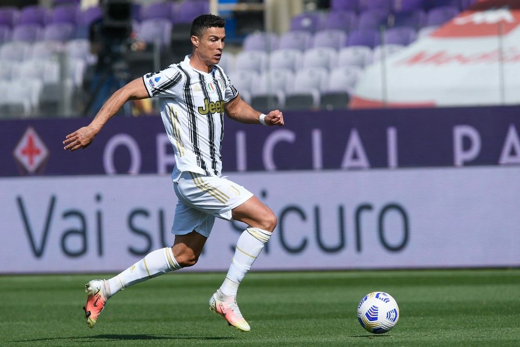 Manchester United reach deal to sign with Cristiano Ronaldo from JuventusManchester United have confirmed that Cristiano Ronaldo they have reached an agreement to re-sign Portugal's forward Cristiano Ronaldo from Juventus, in Manchester, England, on August 27, 2021. - FILE PHOTO: Cristiano Ronaldo of Juventus FC during the Serie A match between ACF Fiorentina and FC Juventus at Stadio Artemio Franchi, Florence, Italy on 25 April 2021.   (Photo by Giuseppe Maffia/NurPhoto) (Photo by Giuseppe Maffia / NurPhoto / NurPhoto via AFP)