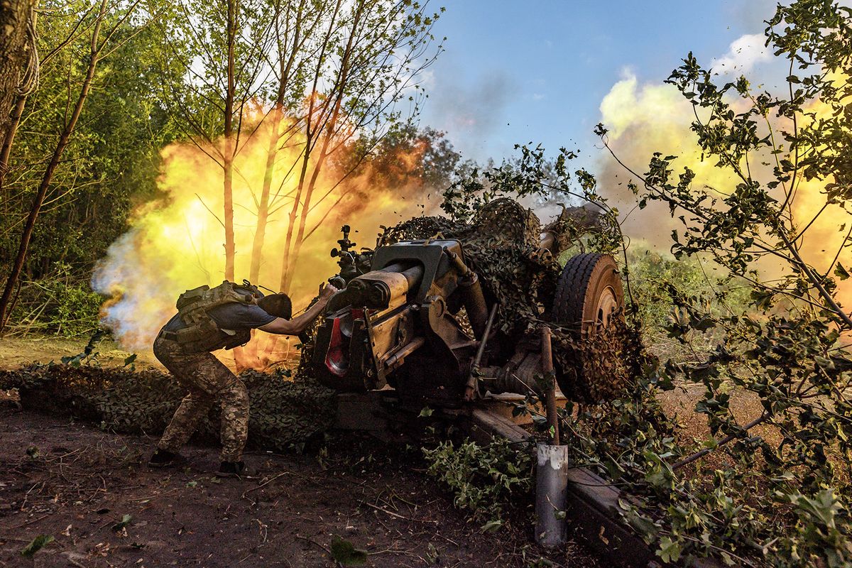 DONETSK OBLAST, UKRAINE - AUGUST 12: Ukrainian soldiers fire with D-30 artillery at Russian positions in the direction of Klishchiivka as the Russia-Ukraine war continues in Donetsk Oblast, Ukraine on August 12, 2023. Diego Herrera Carcedo / Anadolu Agency (Photo by Diego Herrera Carcedo / ANADOLU AGENCY / Anadolu Agency via AFP)