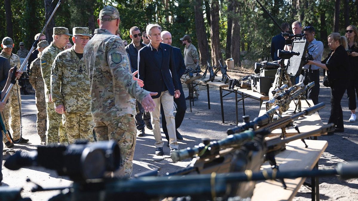 Blinken leellenőrizte az amerikai fegyvereket Ukrajnában