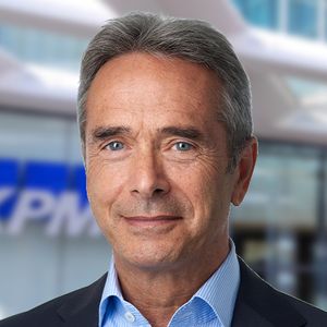 Dános Pál, a KPMG associate partnere, MRICS